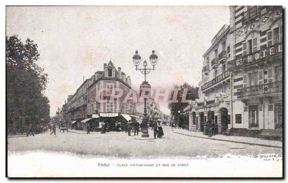 Vichy CPA Place Victor hugo et rue de Nimes