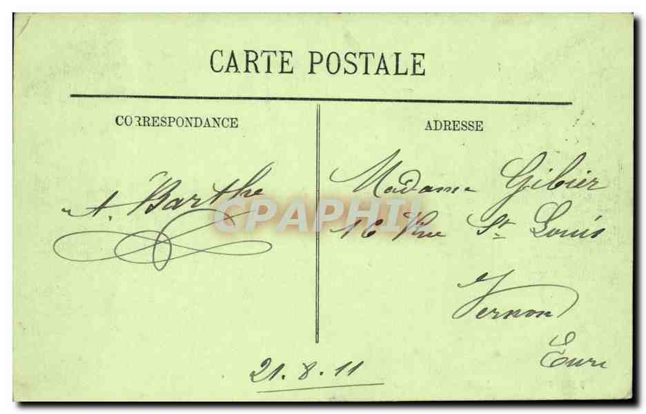 Vichy CPA La place de la gare — Verso