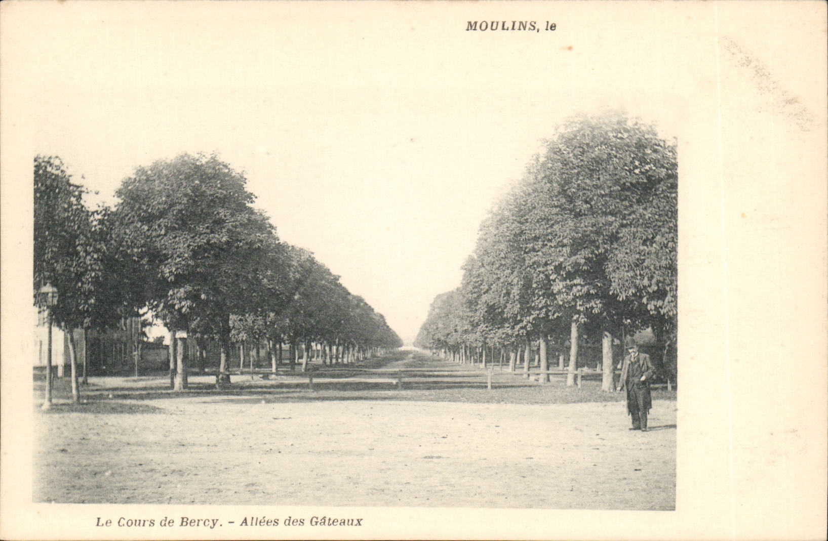 Moulins CPA Le cours de Bercy Allees des Gateaux