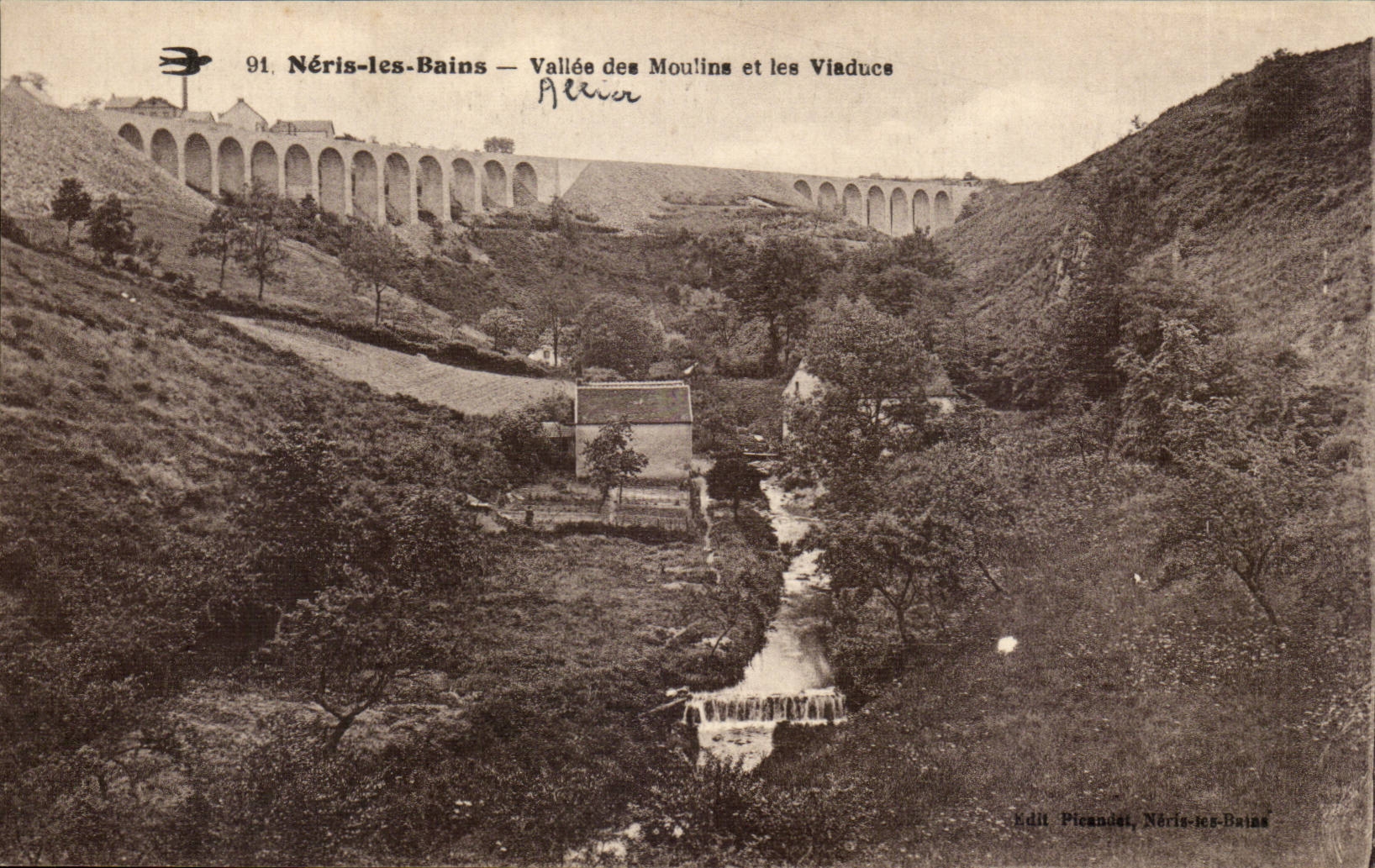 Neris les Bains CPA Vallee des Moulins et les viaducs