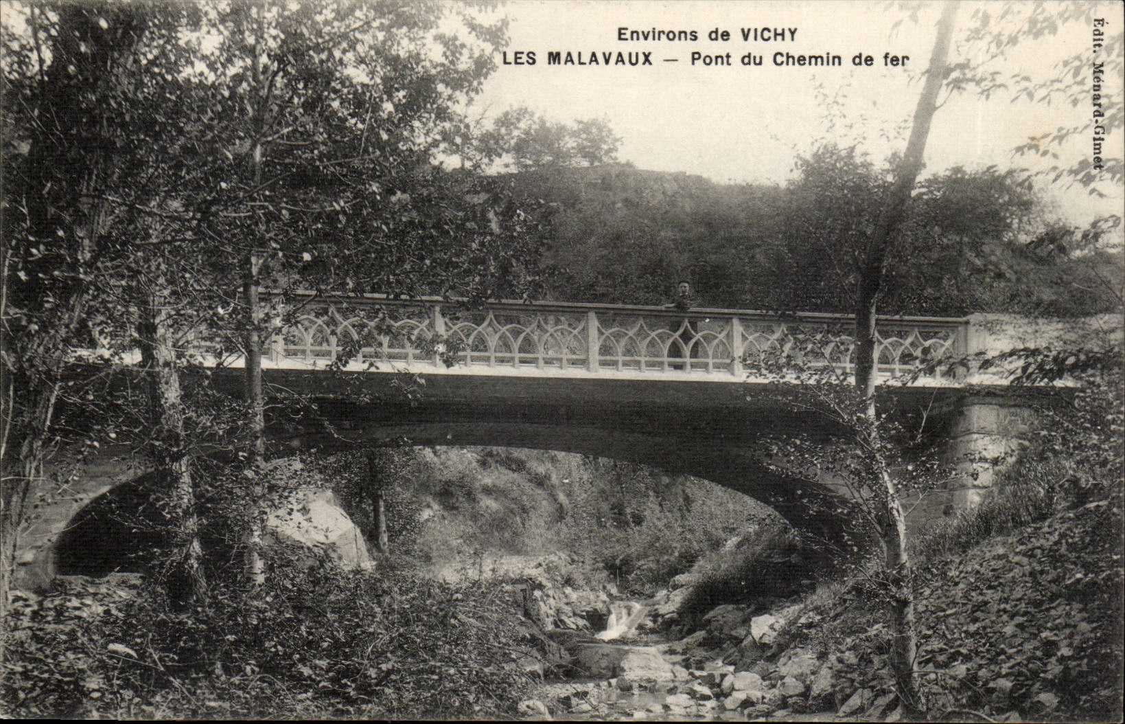 Environs de Vichy CPA Les Malavaux pont du chemin de fer