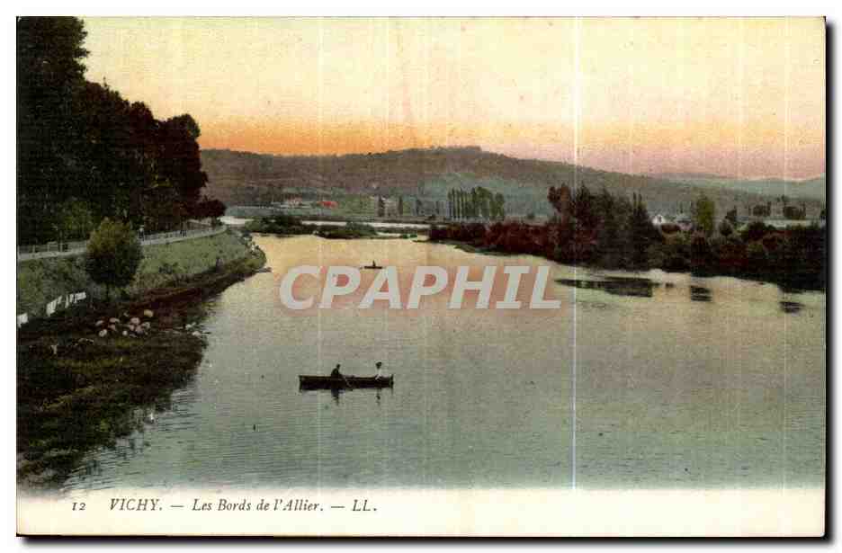 Vichy CPA Les bords de l'allier