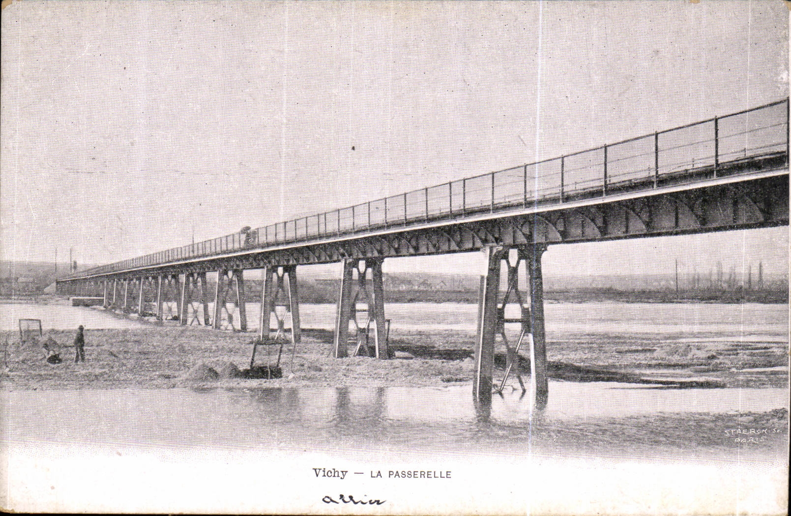 Vichy CPA La passerelle
