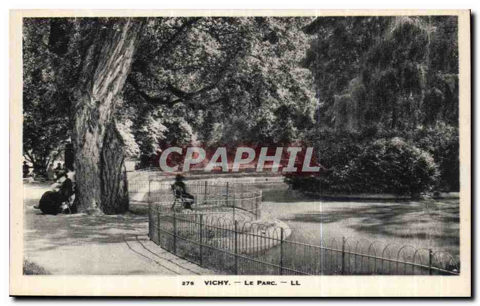 Vichy CPA Le parc