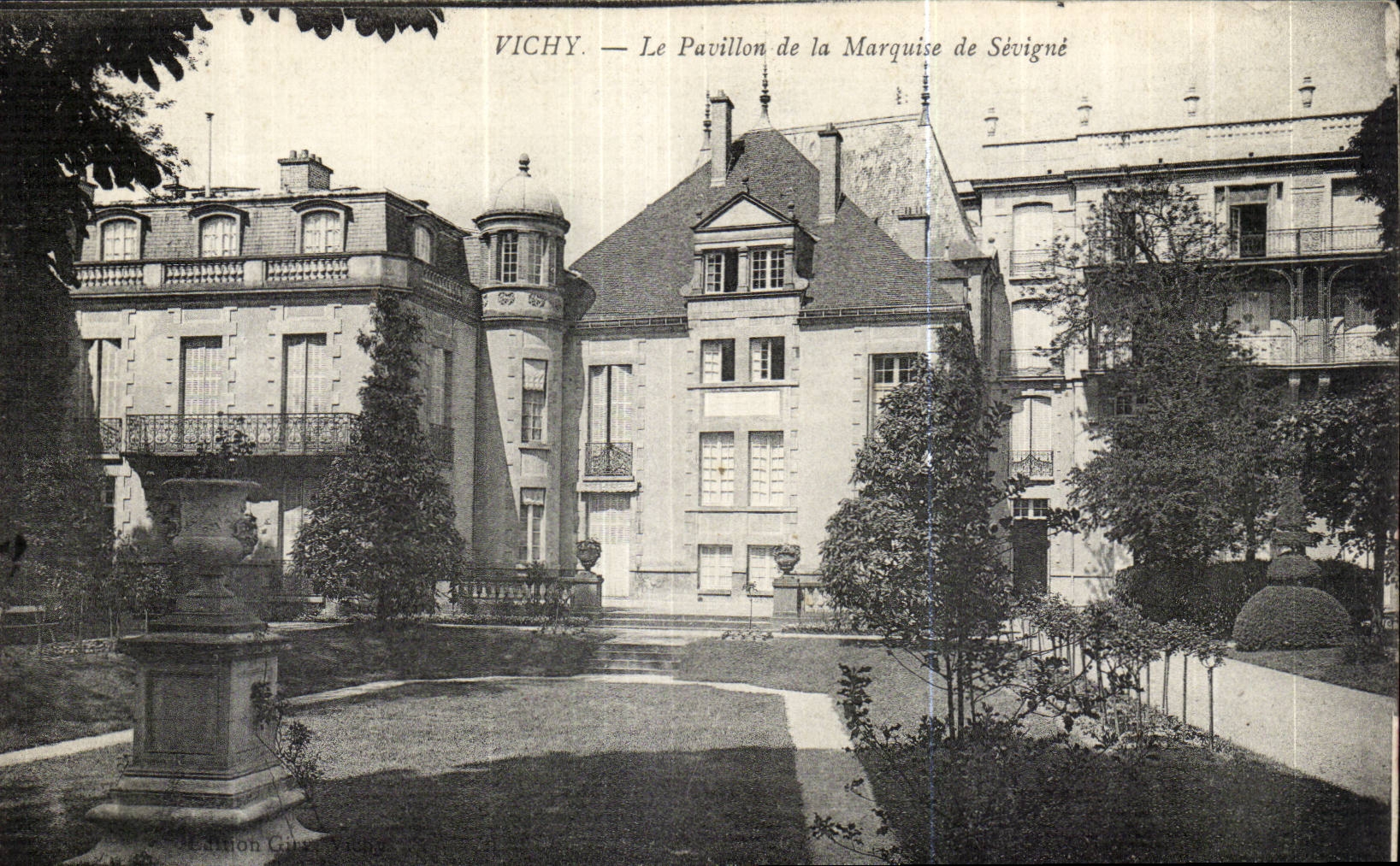 Vichy CPA Le pavillon de la marquise de Sevigne