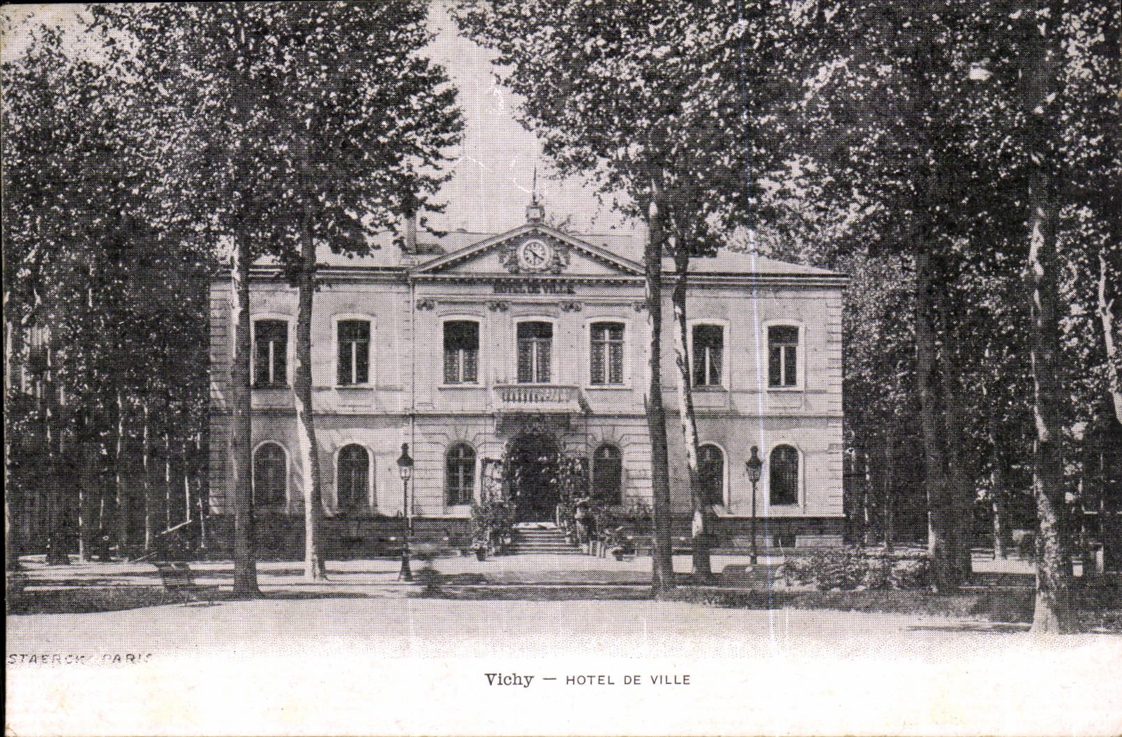 Vichy CPA Hotel de ville