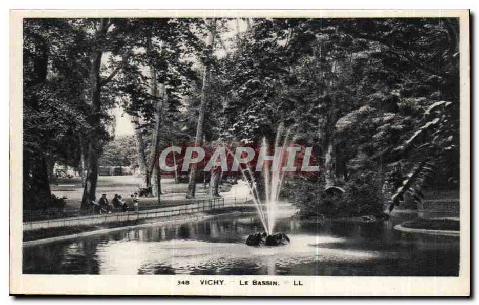 Vichy CPA Le bassin