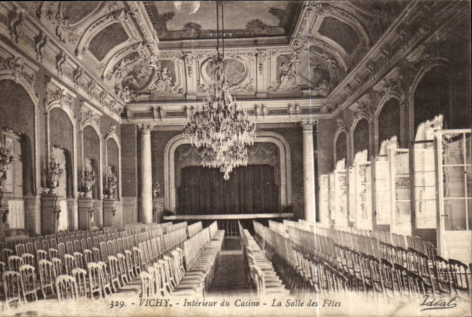Vichy — Intérieur du Casino — La Salle des Fêtes — Éditeur Idéal, n° 329