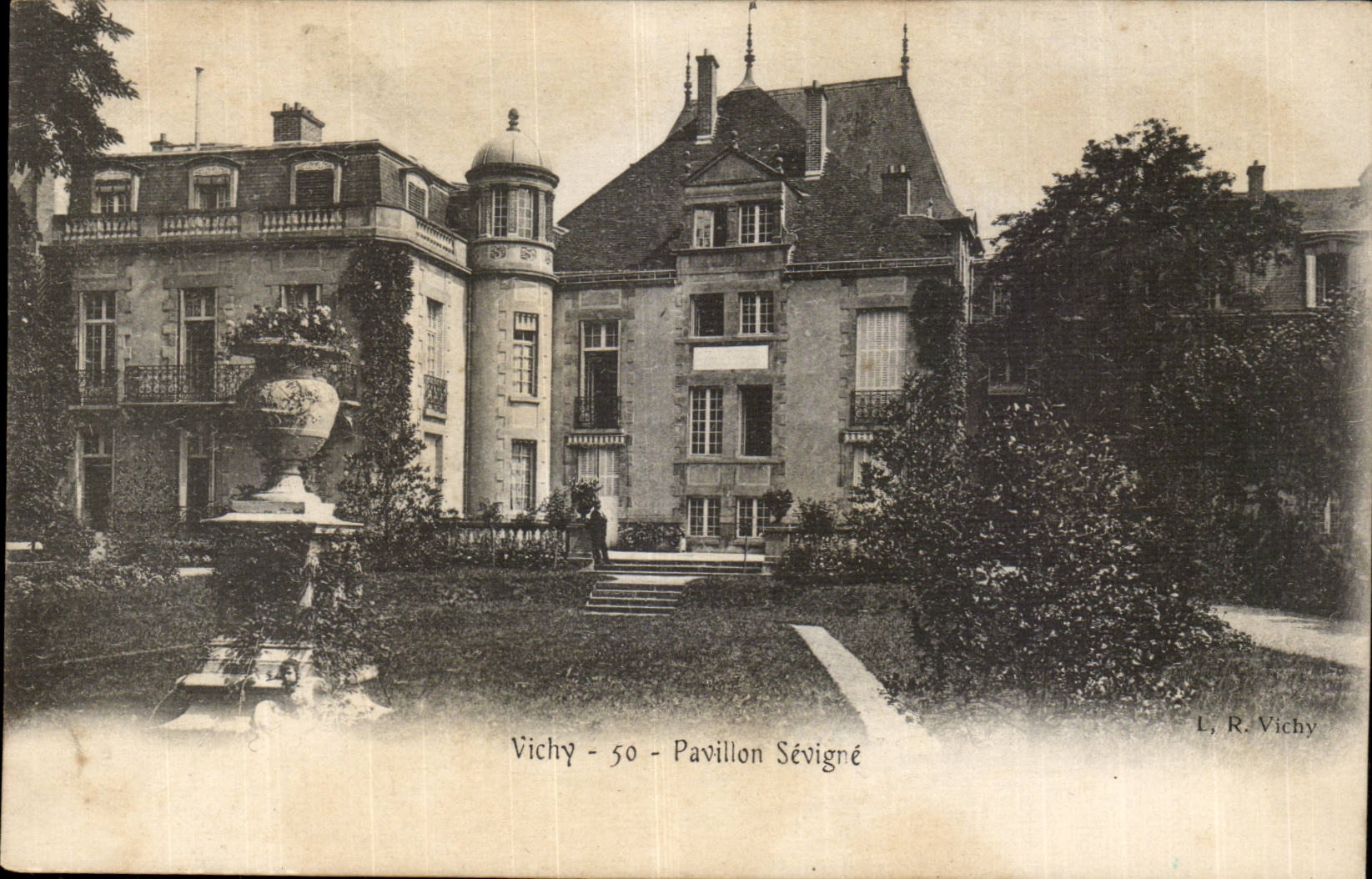 Vichy CPA Le pavillon SEvigne 