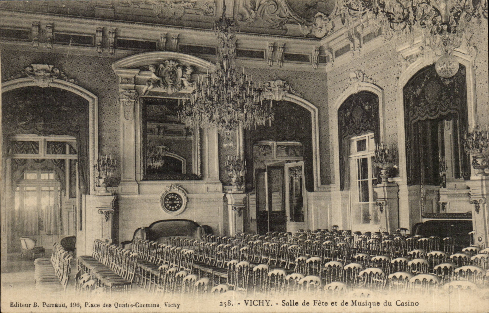Vichy CPA Salle de fete et de musique du casino