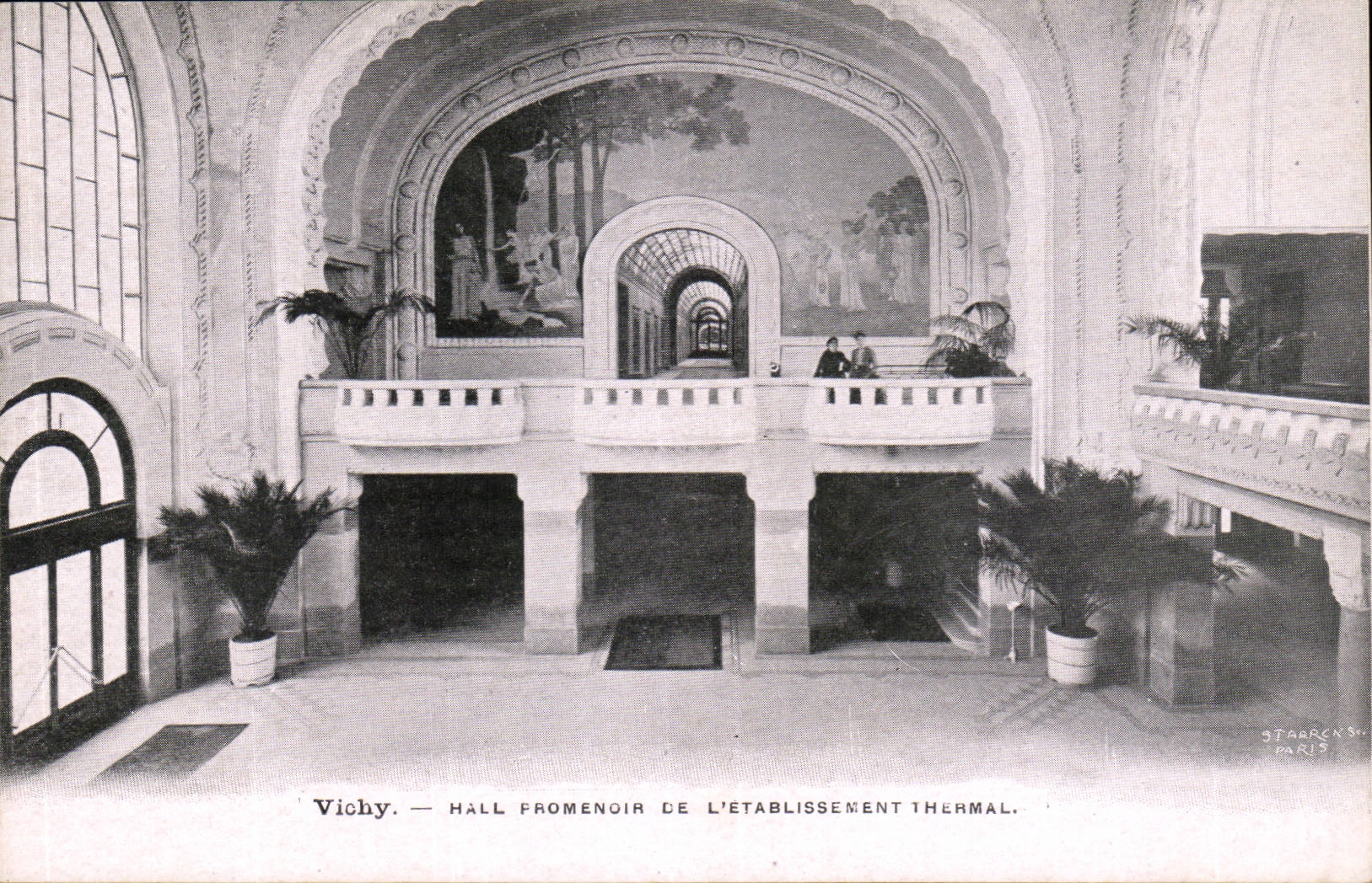 Vichy CPA Hall promenoir de l'etablissement thermal