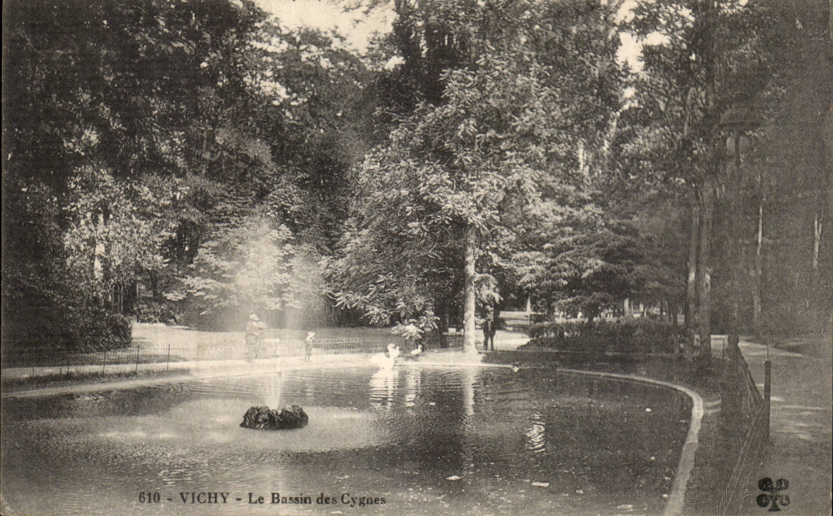 vichy CPA Le bassin des cygnes