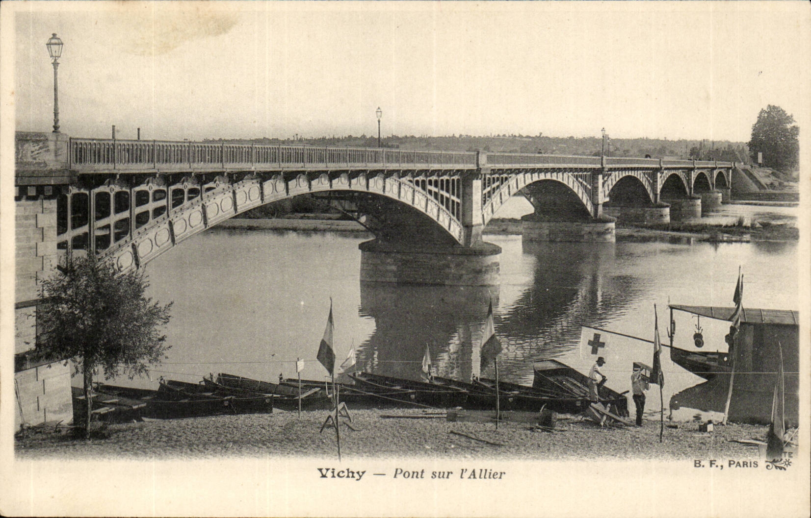 Vichy CPA Pont sur l'Allier (Croix Rouge)