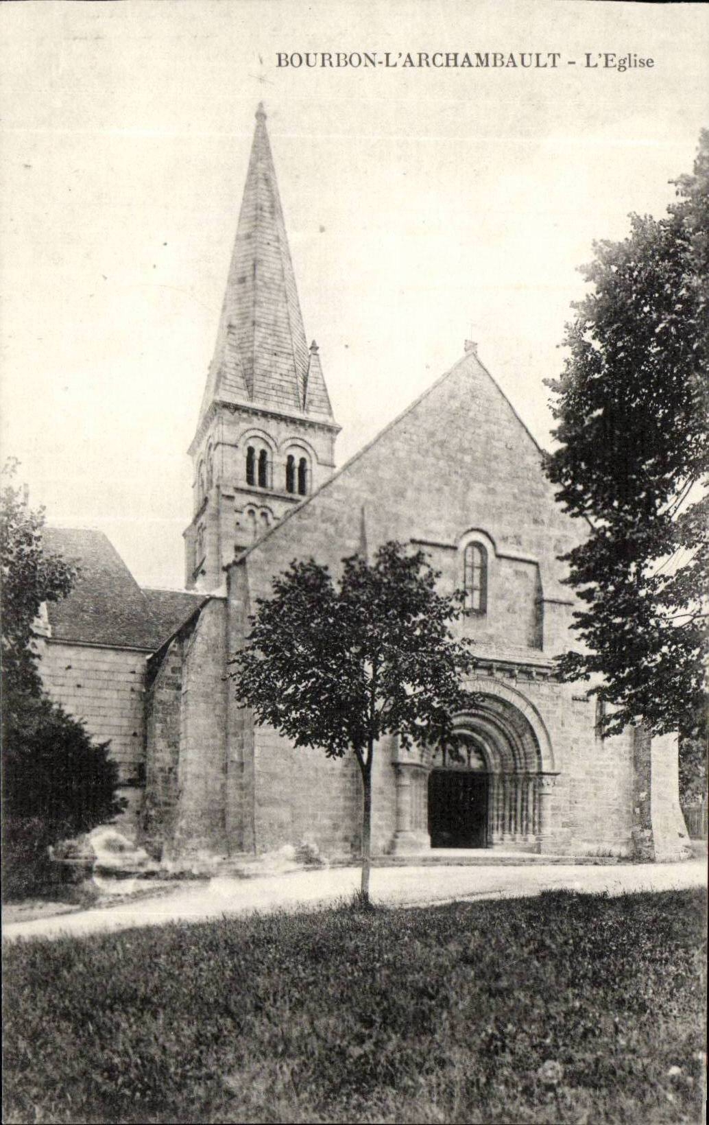 Bourbon l'archambault CPA L'eglise