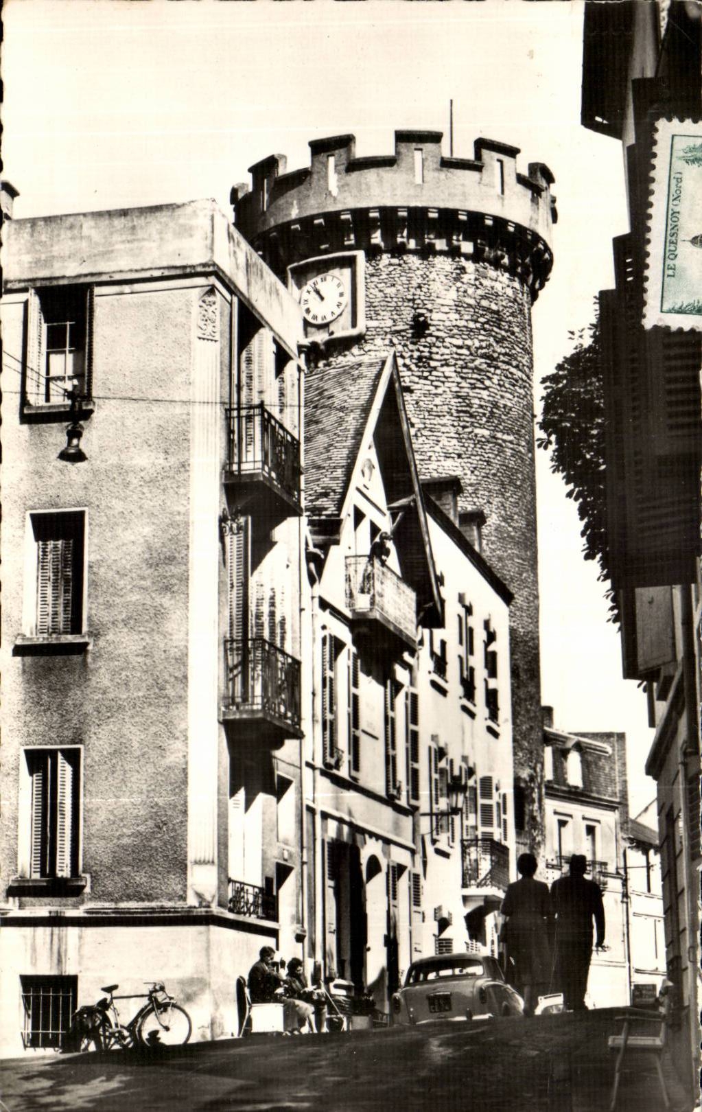 Vichy CPA La tour de l'horloge
