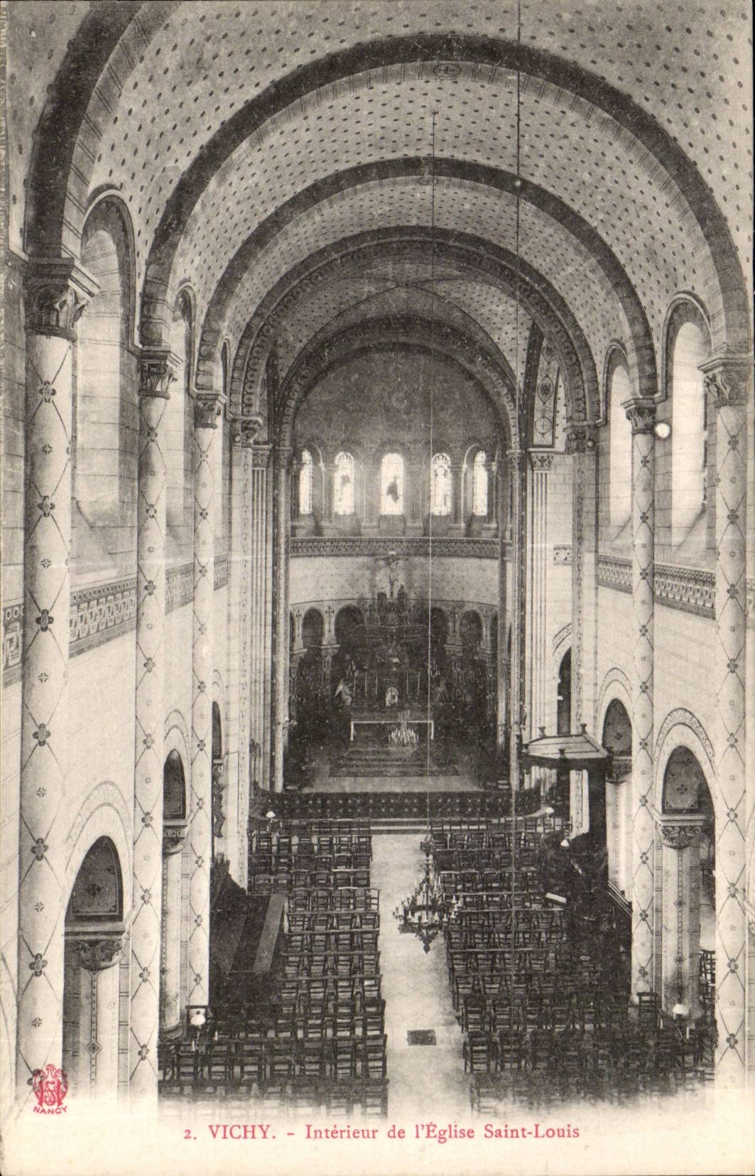 Vichy CPA Interieur de l'eglise Saint Louis