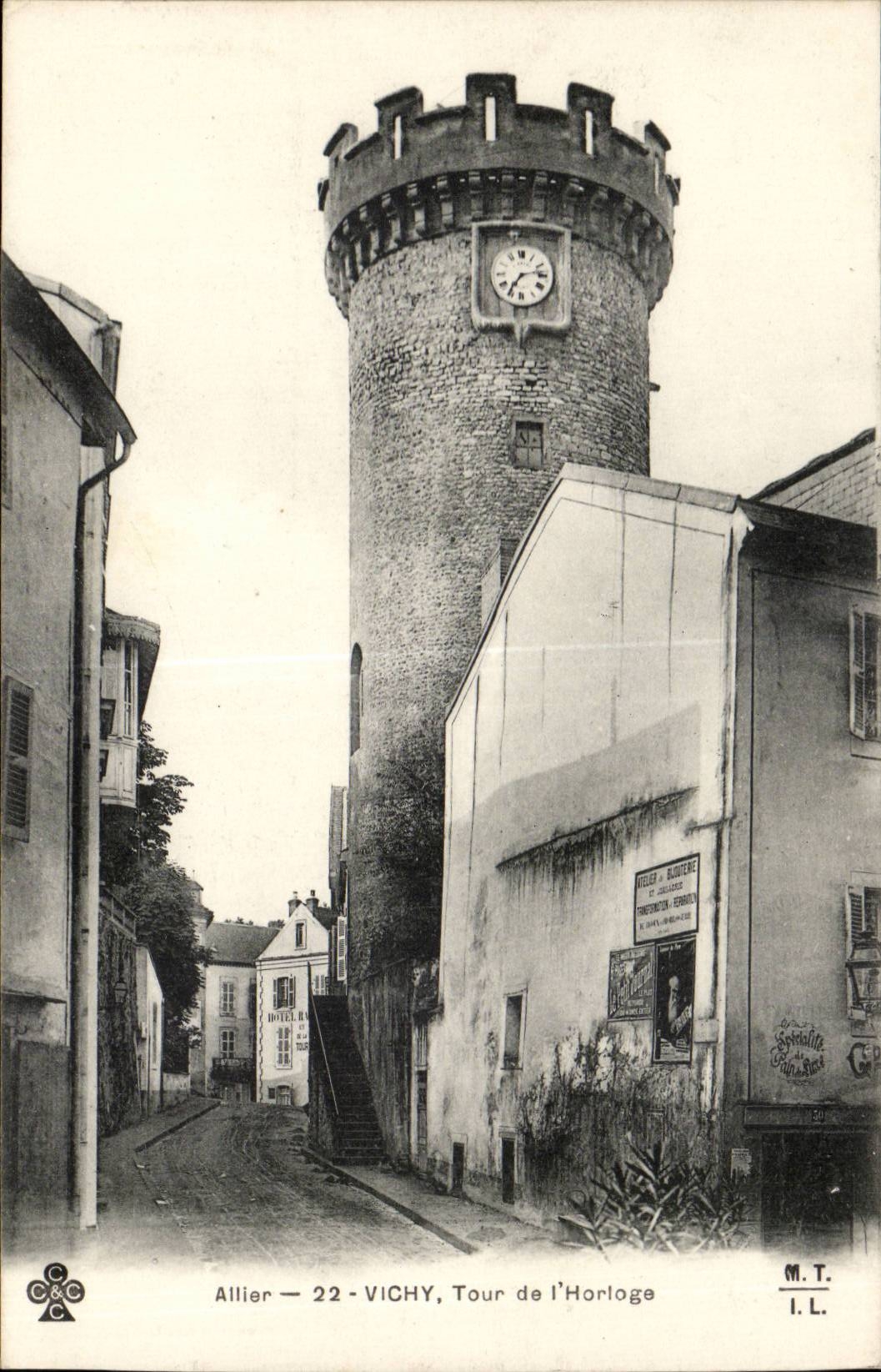 Vichy CPA La tour de l'horloge