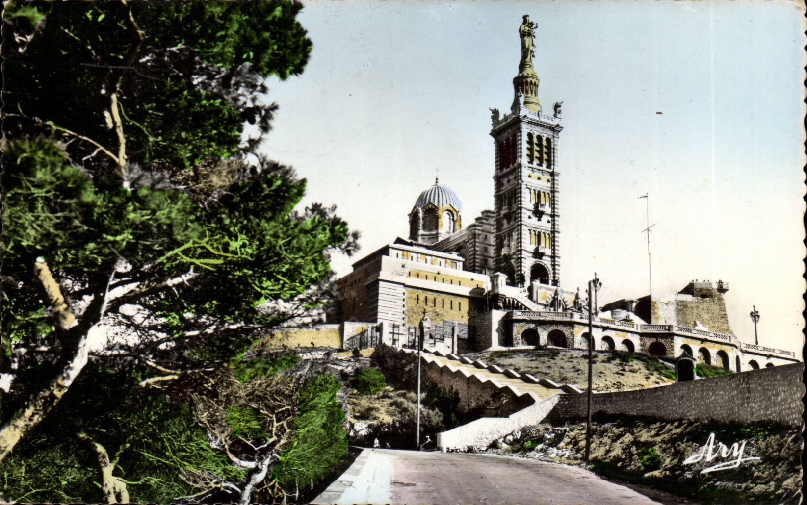 Marseille CPA Montee a Notre DAme de la Garde