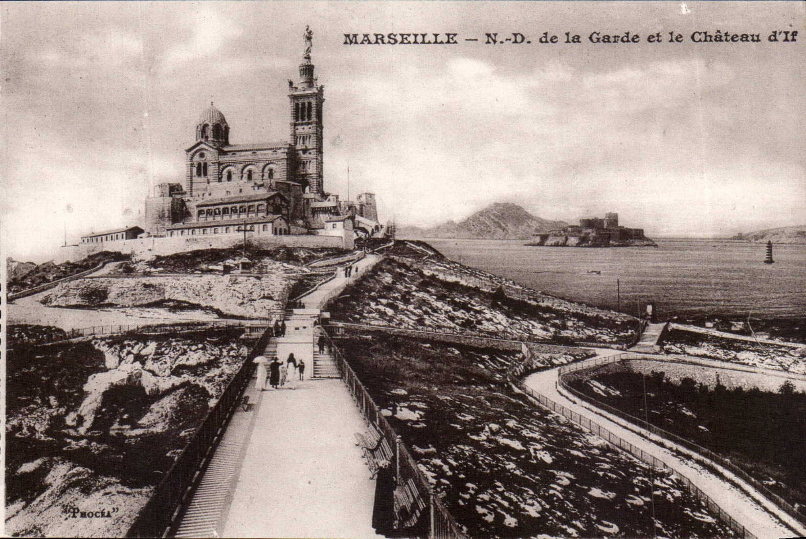 Marseille CPA ND de la Garde et le chateau
