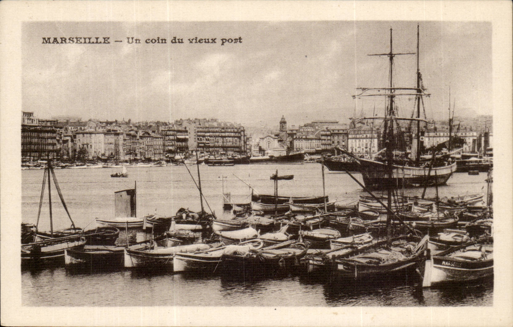 MARSEILLE — Un coin du vieux port