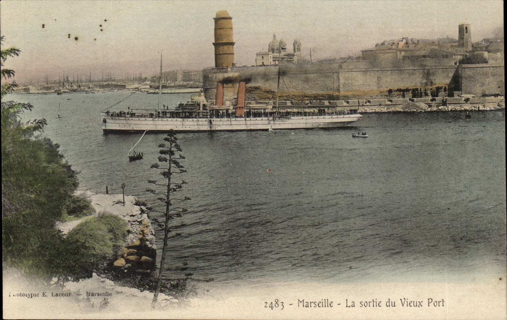 Marseille — La sortie du Vieux Port — Phototypie E. Lacour, n° 2483