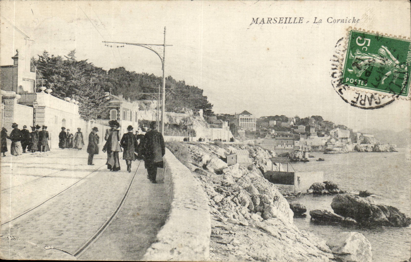 Marseille - La Corniche — vue de la promenade avec tramway — éditeur inconnu