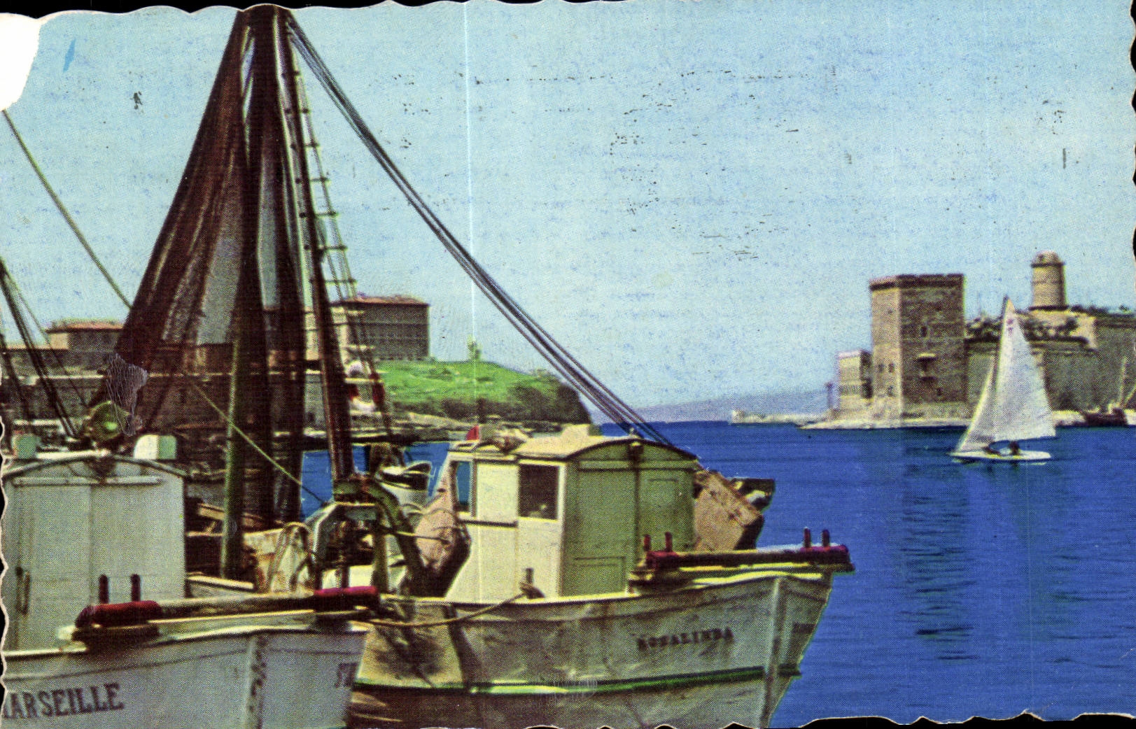 Marseille - Chalutiers a l'amarre dans le Vieux Port - CPA 