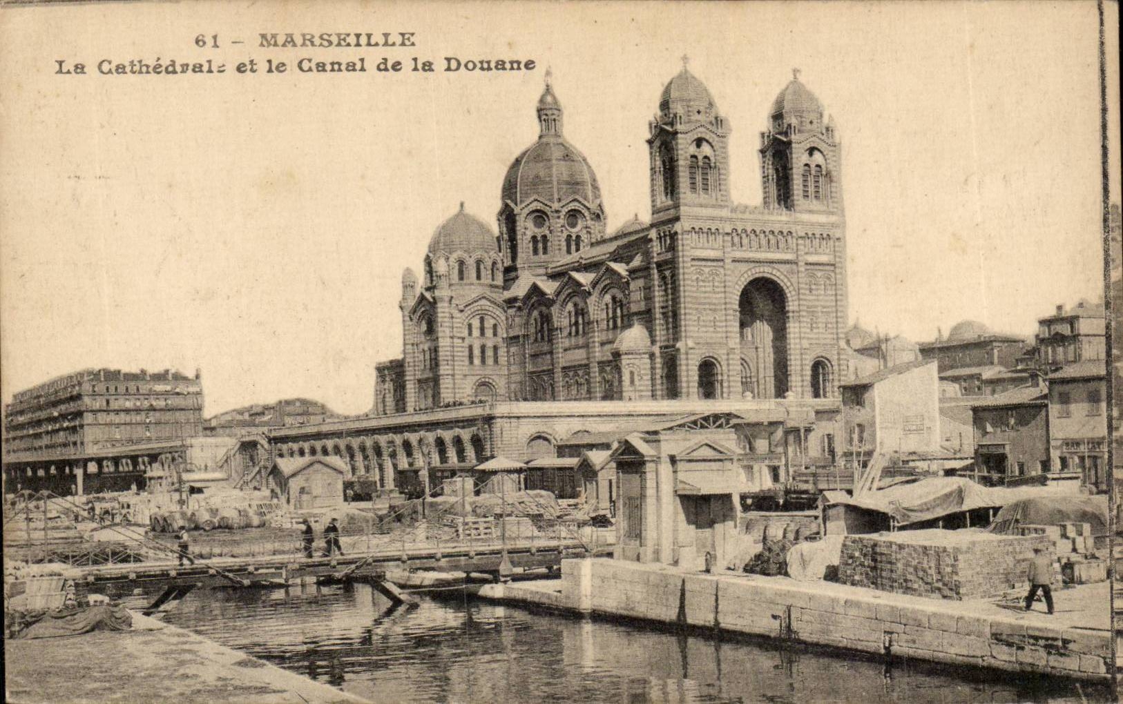 Marseille - La Cathedrale et le Canal de la Douane - CPA 