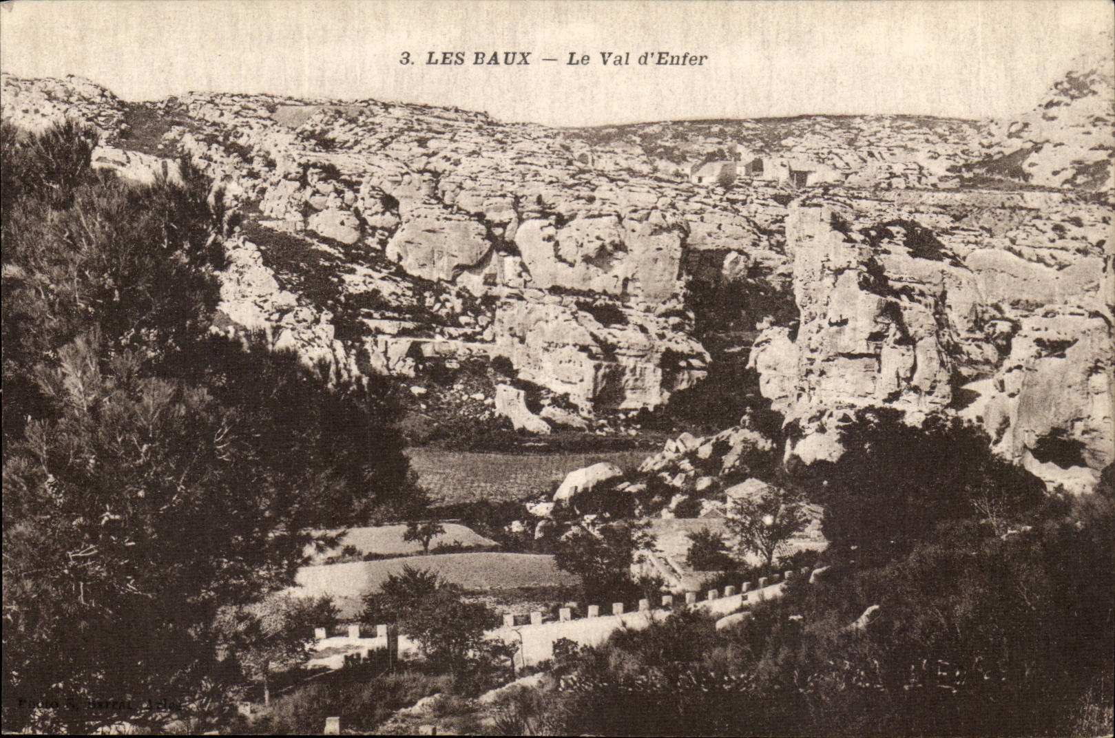 Les Baux — Le Val d'Enfer — Éditeur P. de Béziers, n°3 - Recto