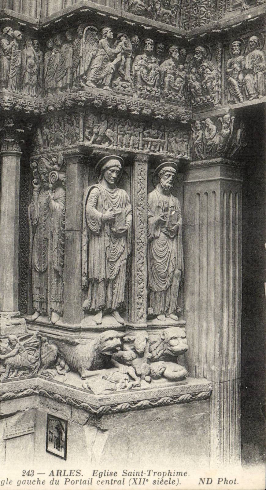 Arles - Eglise Saint Trophime - Angle gauche du Portail central XII siecle- CPA 