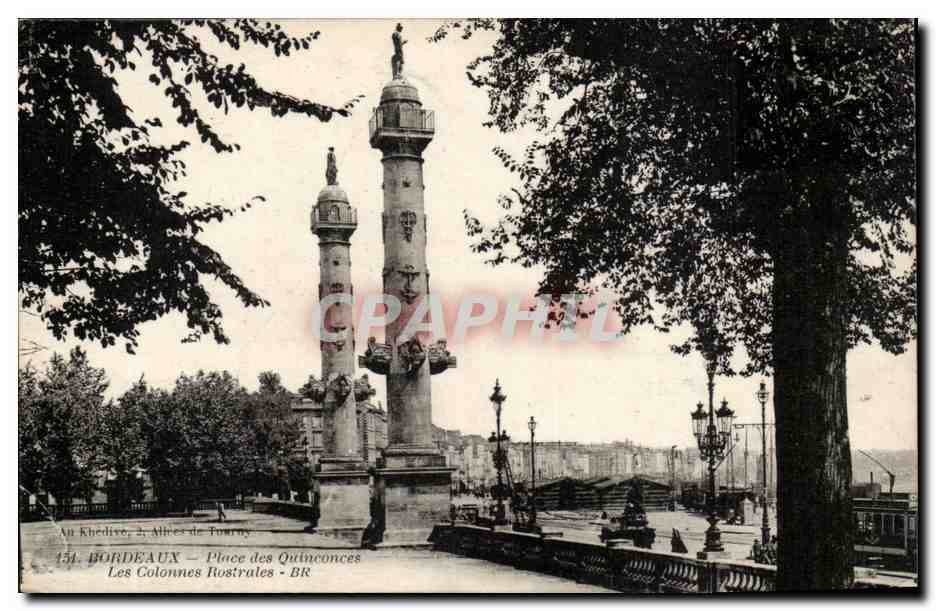 Bordeaux - Place des Quinconces - Les Colonnes Rostrales- CPA 