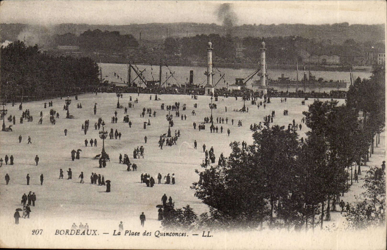 Bordeaux - Place des Quinconces - CPA 