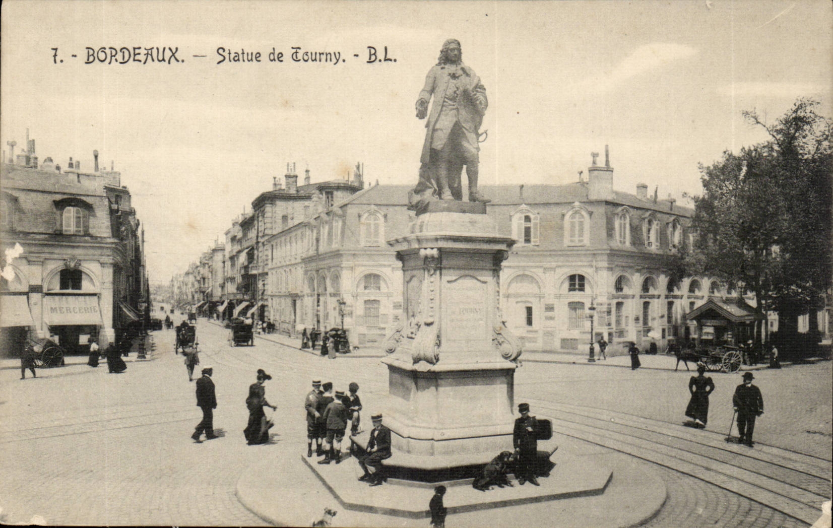 Bordeaux - Statue de Tourny- CPA 