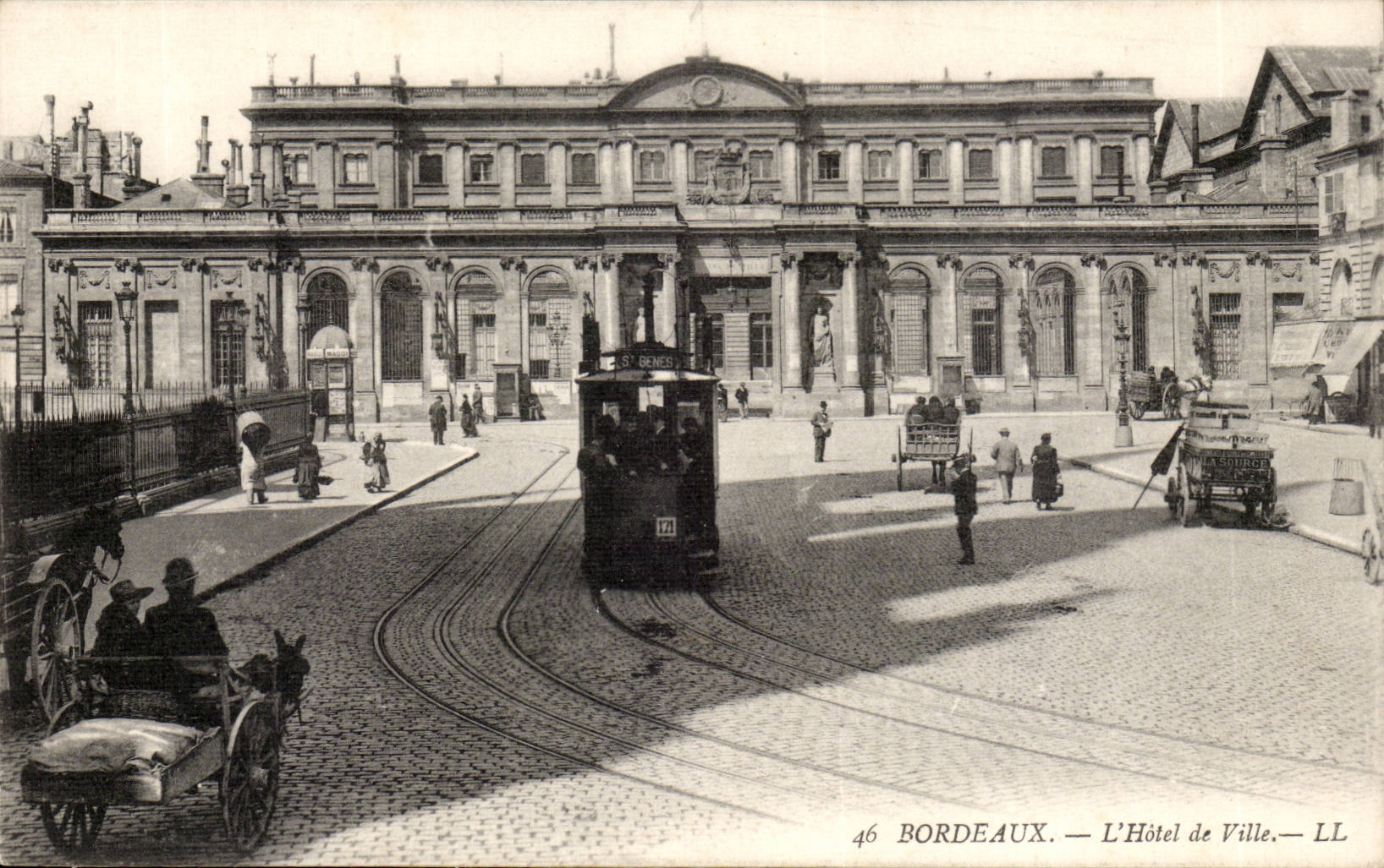 Bordeaux - L'Hotel de Ville tramway - CPA 