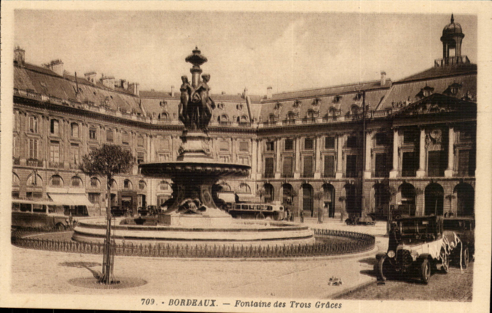 Bordeaux — Fontaine des Trois Grâces — Phototypie Marcel Delbog