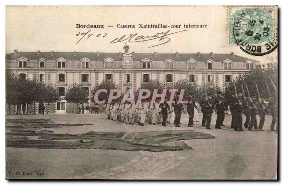 Bordeaux - Caserne Xaintrailes cour interieur - militaria - CPA 