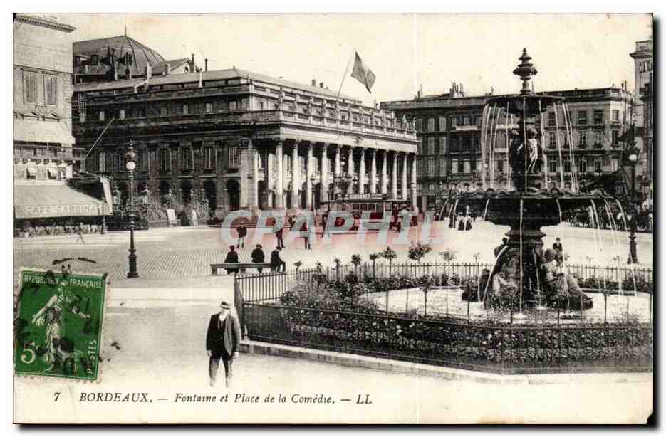 Bordeaux - Fontaine et Place de la Comedie - CPA 