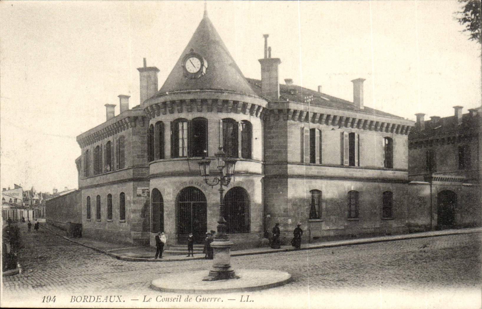 Bordeaux — Le Conseil de Guerre — LL. n° 194