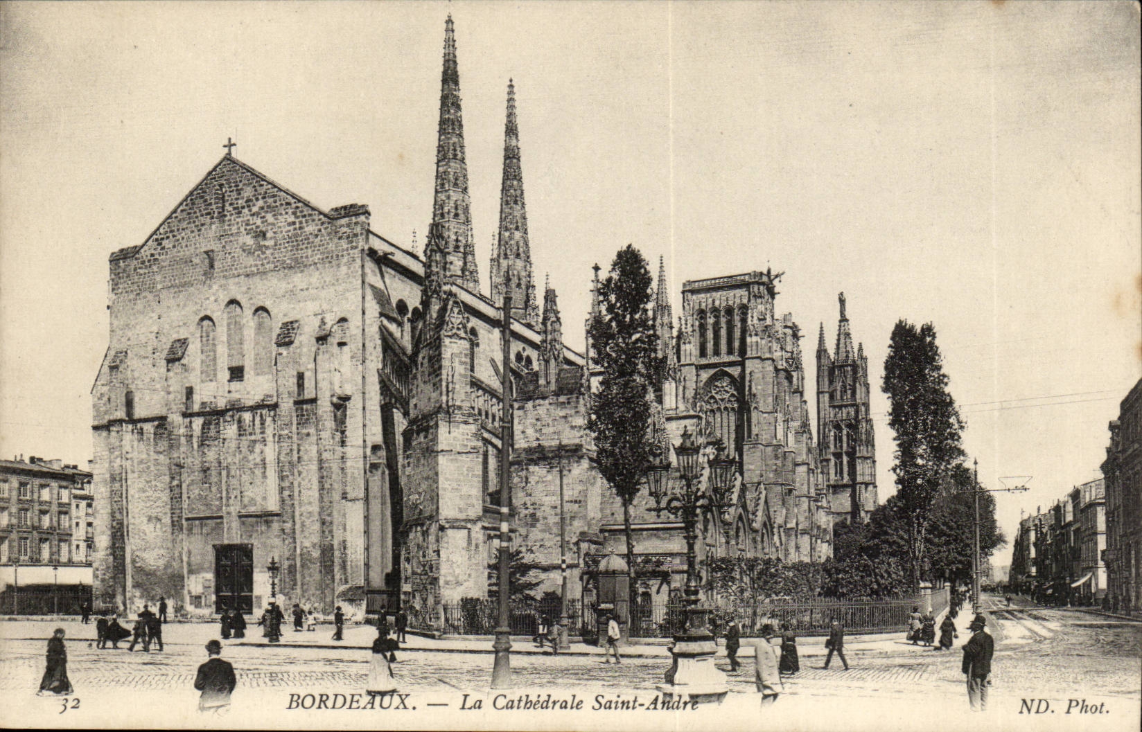 Bordeaux — La Cathédrale Saint-André — ND. Phot.
