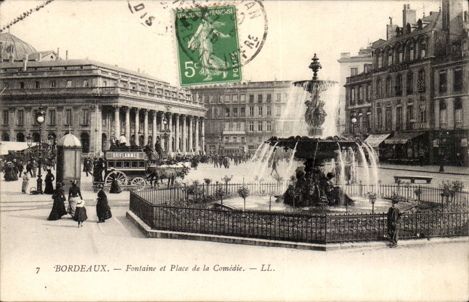 Bordeaux — Fontaine et Place de la Comédie — LL.