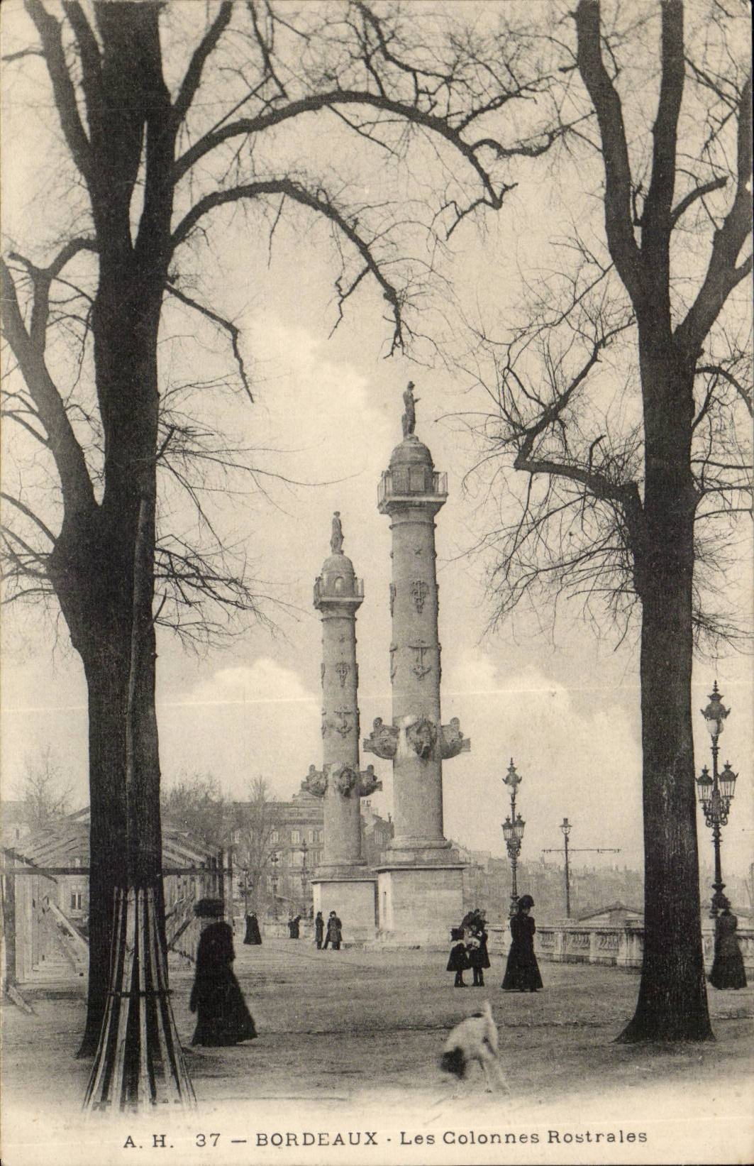 Bordeaux - Les Colonnes Rostrales - CPA 