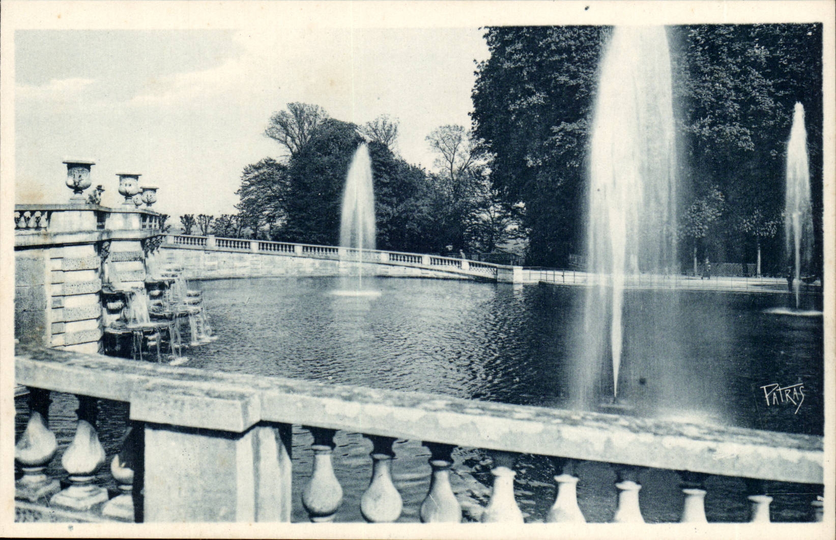 Saint Cloud CPA Le parc Bassin du fer a cheval Les grandes eaux 