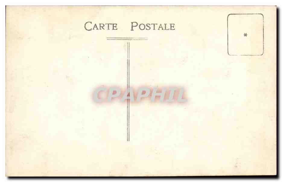 Groupe d'hommes en tenue formelle — vue de ville avec statue — éditeur CPAPHIL, n° de série non visible — Verso