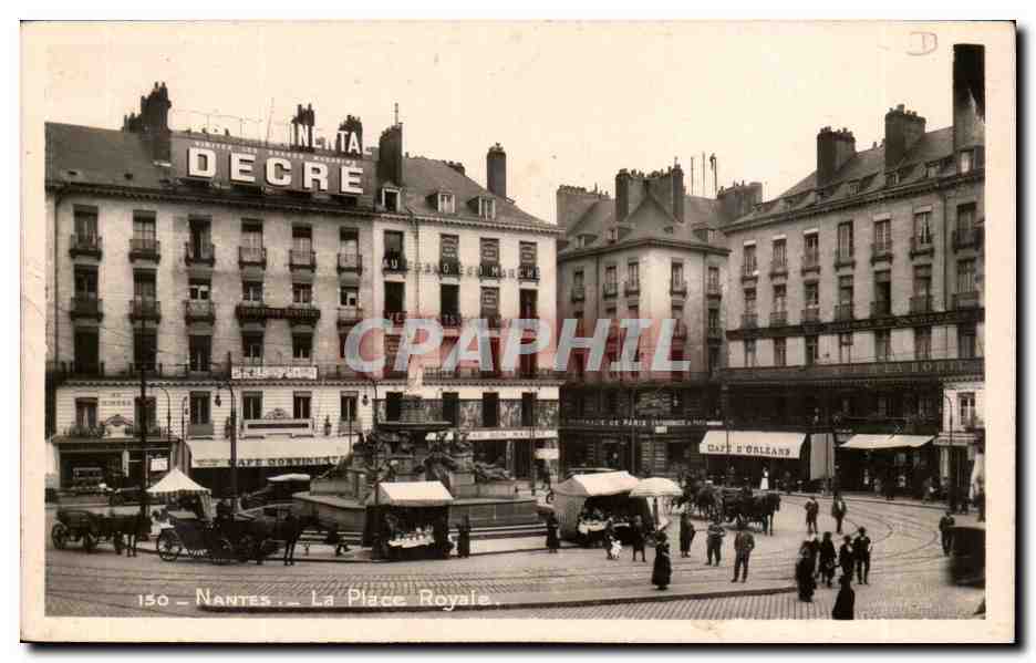 Nantes CPA La place Royale