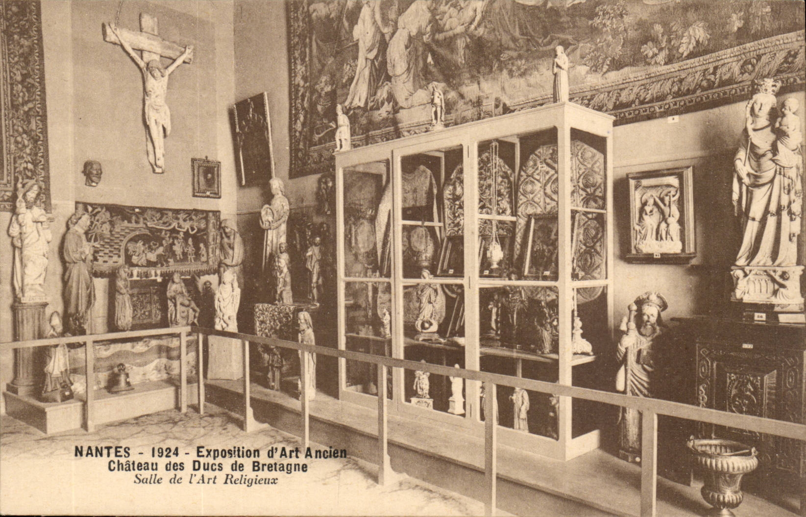 Nantes CPA Exposition d'art ancien Chateau des ducs de Bretagne Salle de l'art religieux