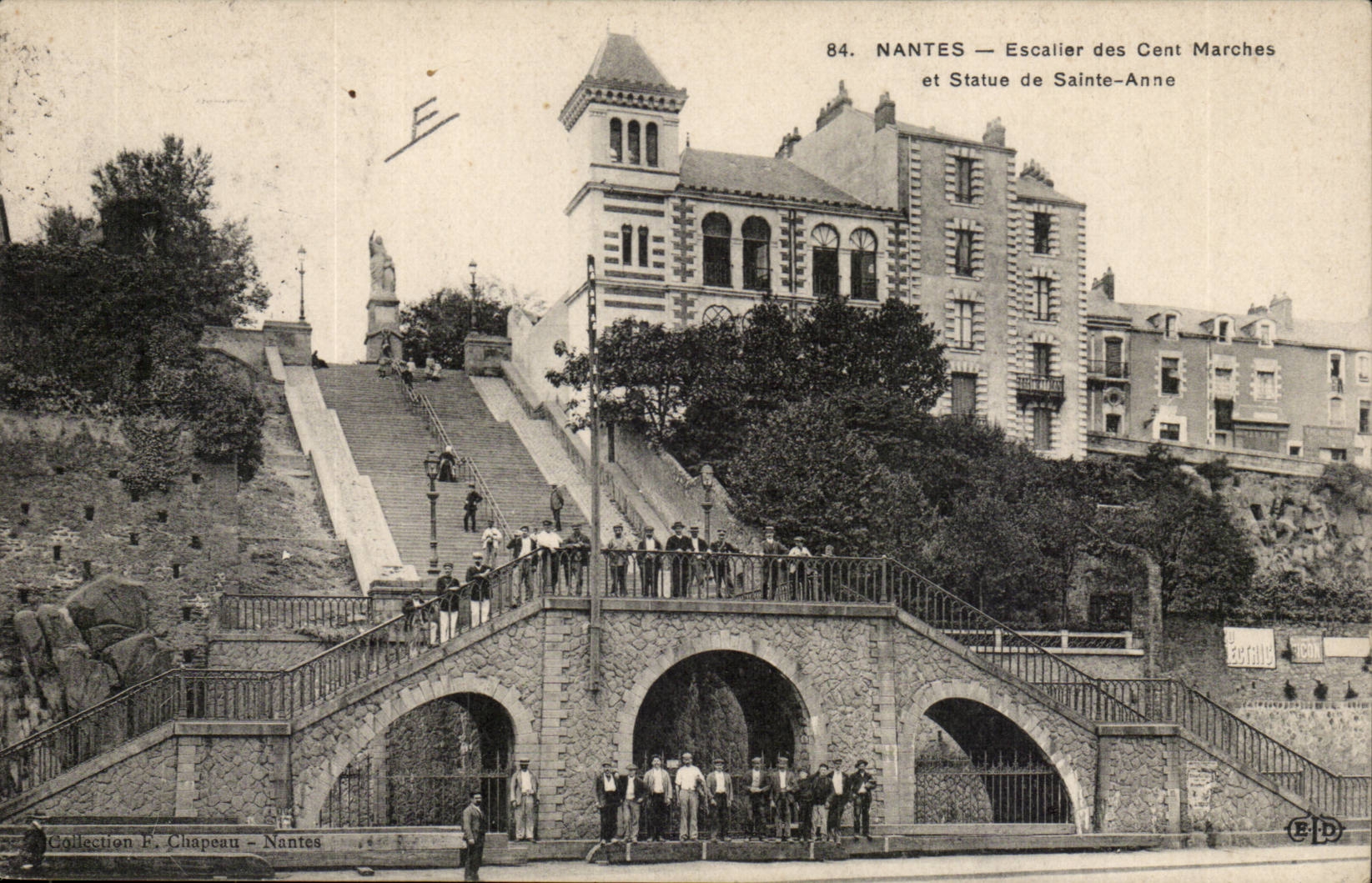 Nantes CPA Escalier des cent marches et statue de Ste Anne