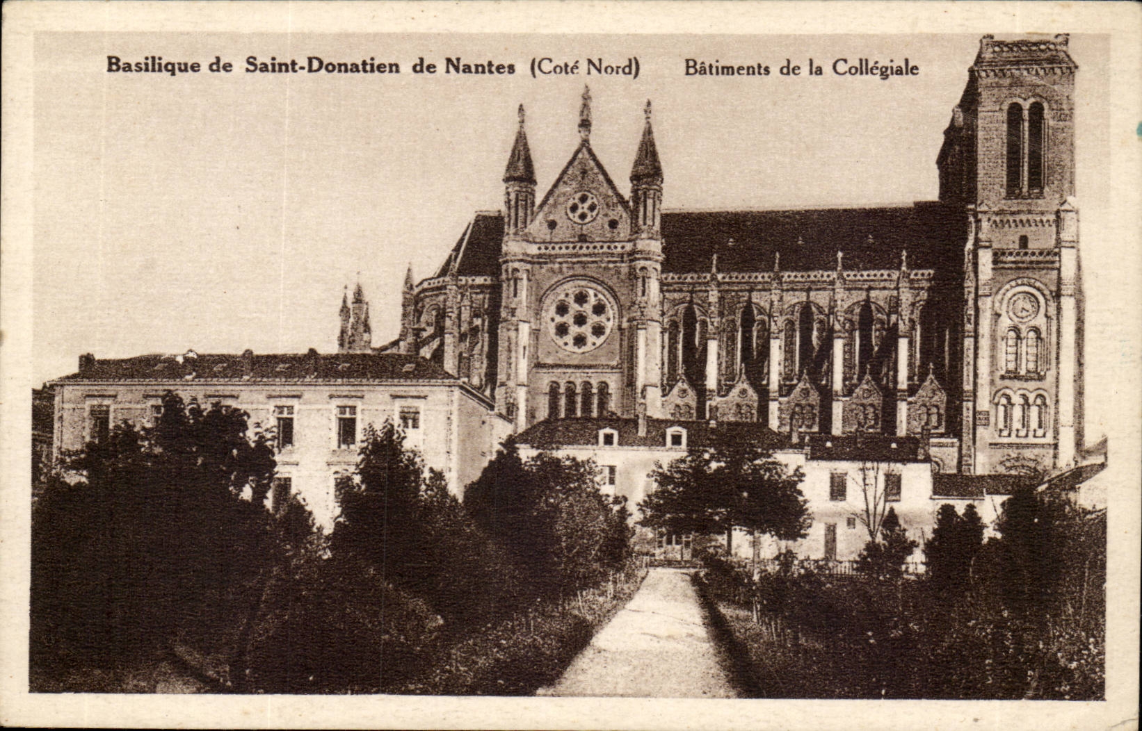 Nantes CPA Basilique de Saint Donation de Nantes Batiments de la collegiale