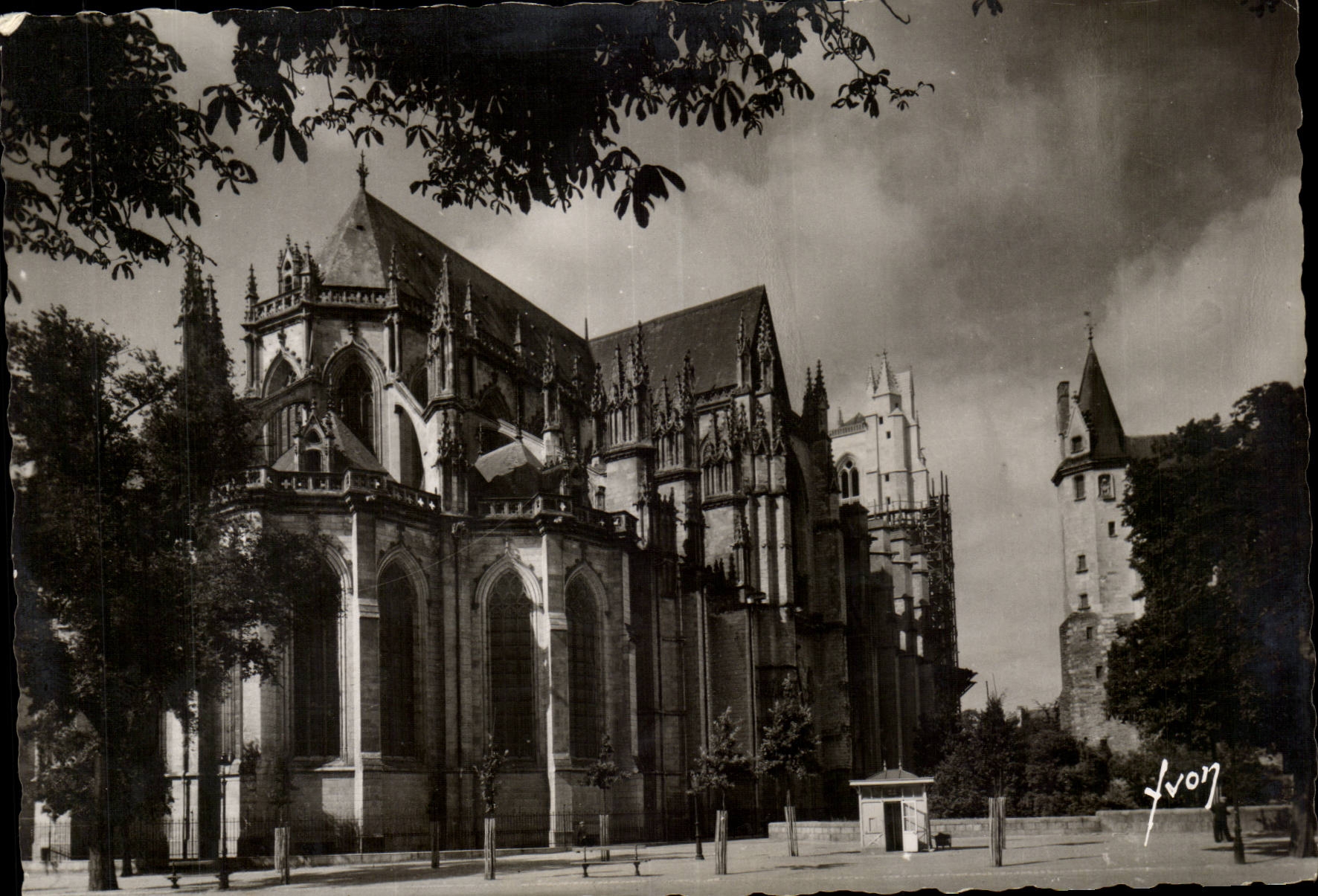 Nantes CPA l'abside de la cathedrale St Pierre