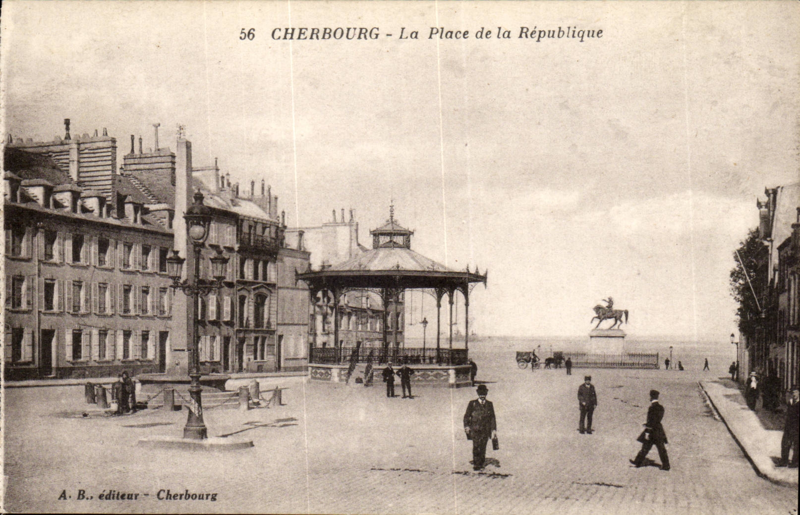 CPA Cherbourg La place de la Republique