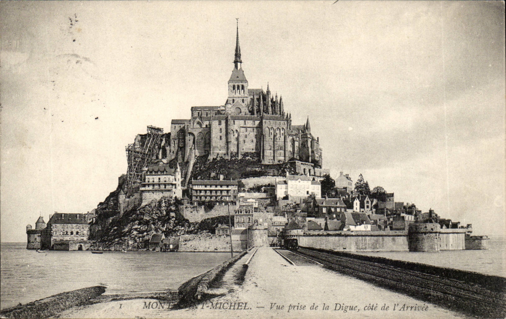 Mont Saint Michel CPA Vue prise de la digue cote de l'arrivee